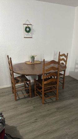 Solid wood dining table (read description)