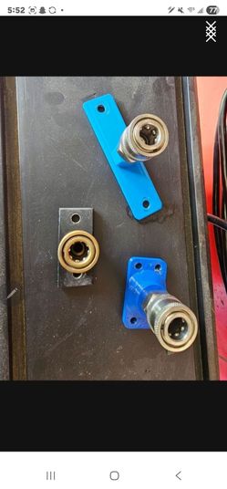 3 Quick connects wall mount