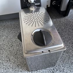 DeLonghi Deep Fryer