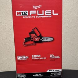 Milwaukee M12 FUEL 6 in. 12V Lithium-Ion Brushless Electric Cordless Battery Pruning Saw HATCHET (Tool-Only)
