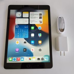 Apple iPad 7 - Wifi - Like New 