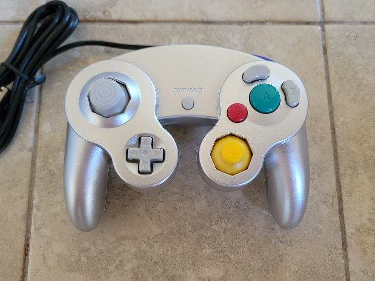 GameCube Controller - Silver - Nintendo Wii Joystick