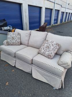 3-Seat Sofa with Throw Pillows