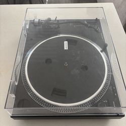 DJ TURNTABLE AND MIXER 