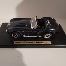 Set Of 3 1:18 Scale Cars, Lamborghini, Shelby, Thunderbird 