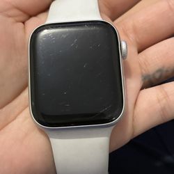 Apple Watch SE 44mm