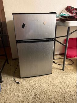 Estate/moving sale 3696 Bluff St Norco. Please message me if you’re interested.