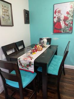 Beautiful Counter Height Dining Set – 6 Chairs Included 🔥
