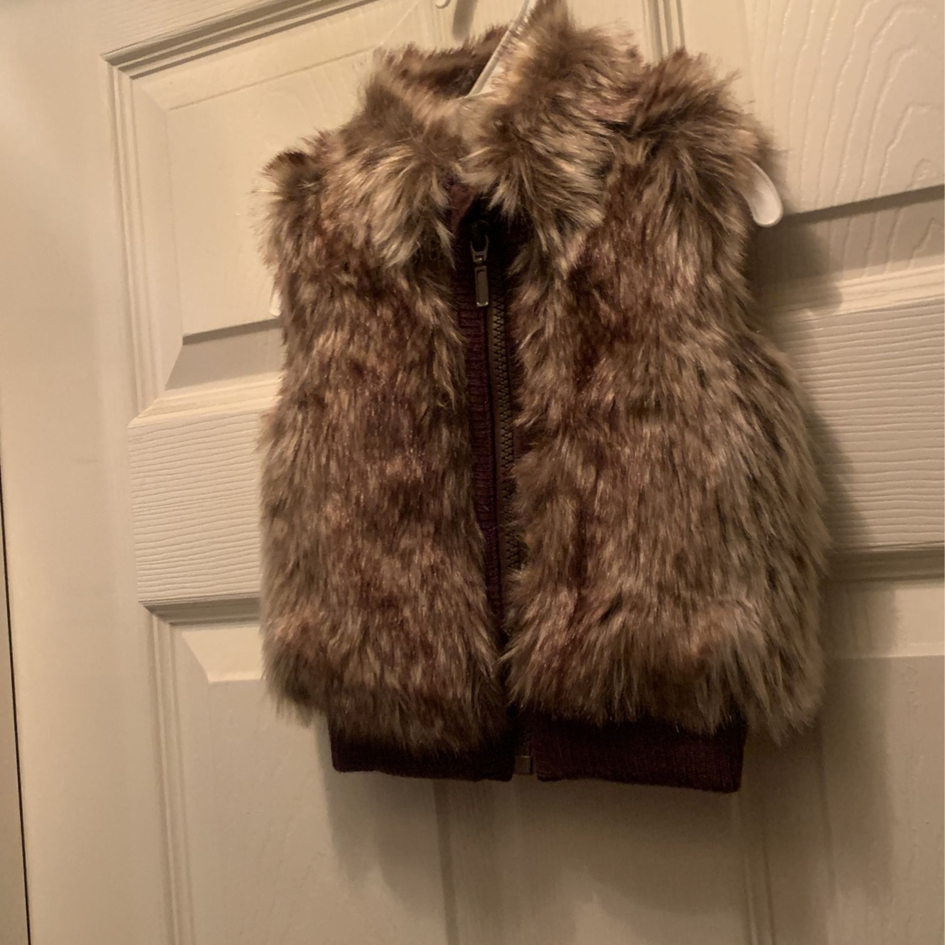 Infant Girls Fur Vest Size 9 Mos