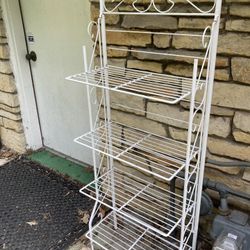 White Elegant Rack 
