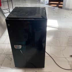 Whirlpool Mini Fridge
