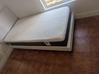 Twin bed and twin matress