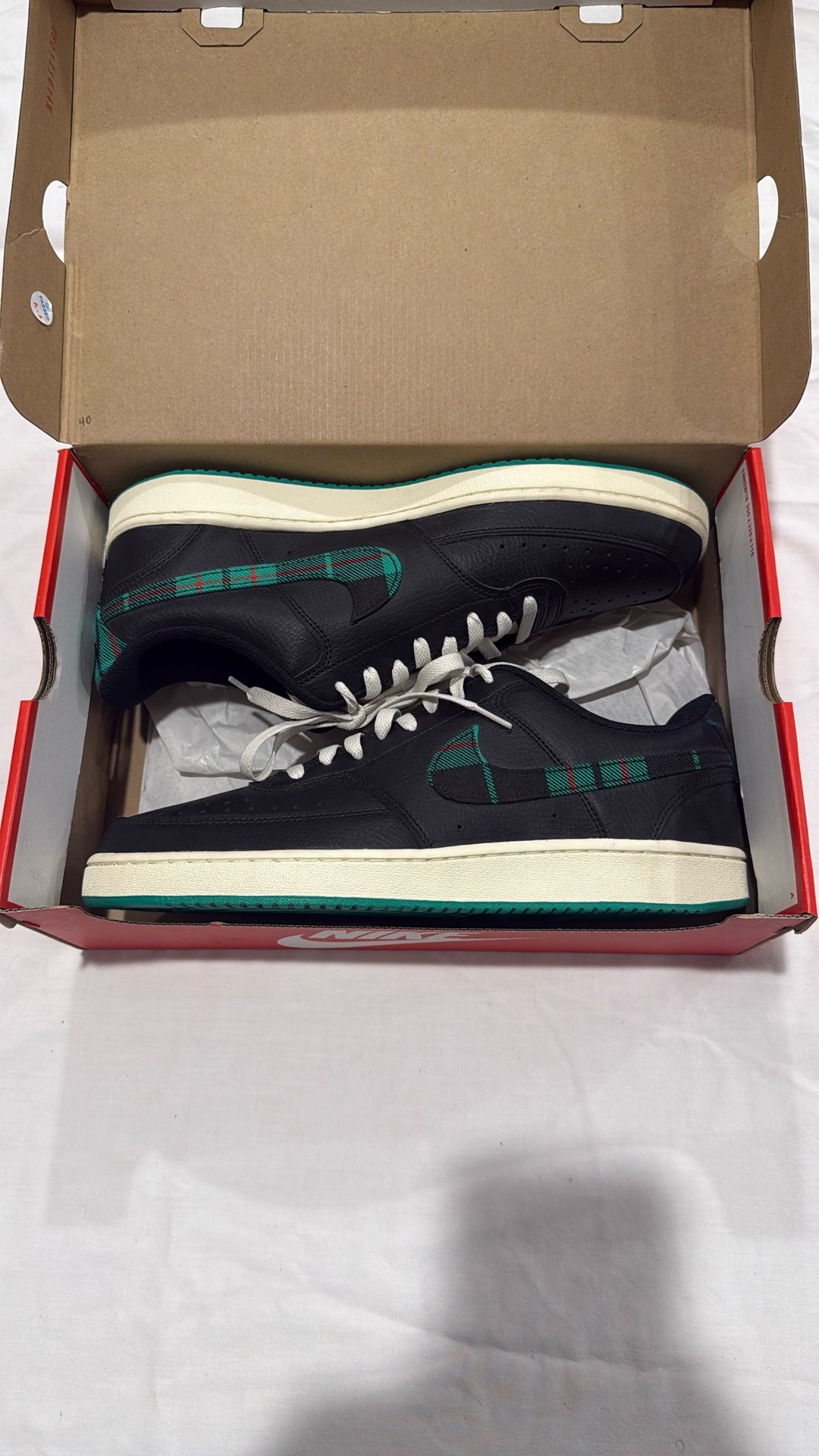 NIKE COURT VISION LOW