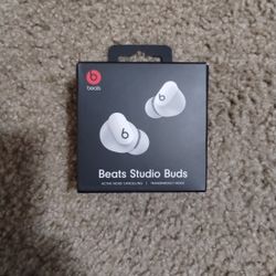 Beats Studio Buds 