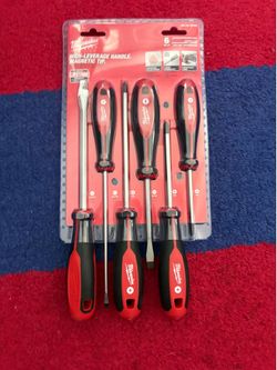 Milwaukee screw drivers