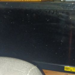 32 Inch TV  With Wall Mount