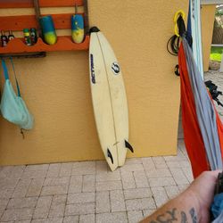 South East Board Company SURFBOARD 5'8"