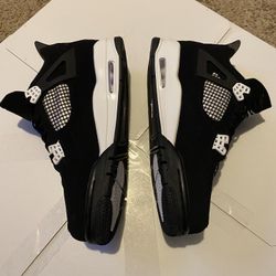 B/W Jordan 4’s