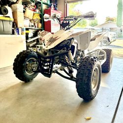 YFZ 450 quad in excellent condition, current green sticker. It's an incredible toy