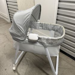 Vibrating Winnie The Pooh Bassinet 