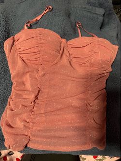 pink top