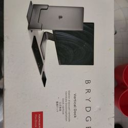 Brydge Verticle Dock for MacBook Pro 15"