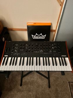 Korg prologue 8 49 key synthesizer
