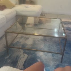glass table 