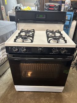GE CLASSIC XL44 30 INCHES  GAS STOVE WHITE   BLACK EVERYTHING WORKING ESTUFA DE GAS MUY BUENA