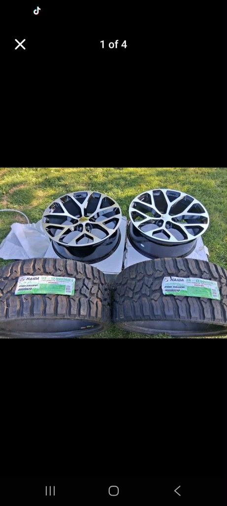 BRAND NEW 26" SNOWFLAKES ❄️  33X12.50.26  