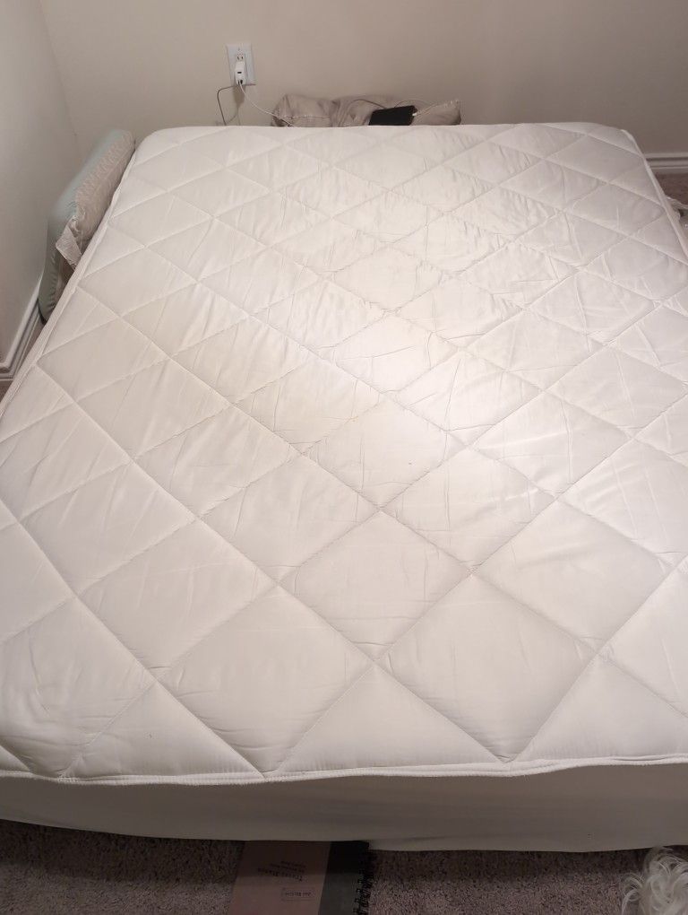 Queen Mattress Clean, Moving Sale