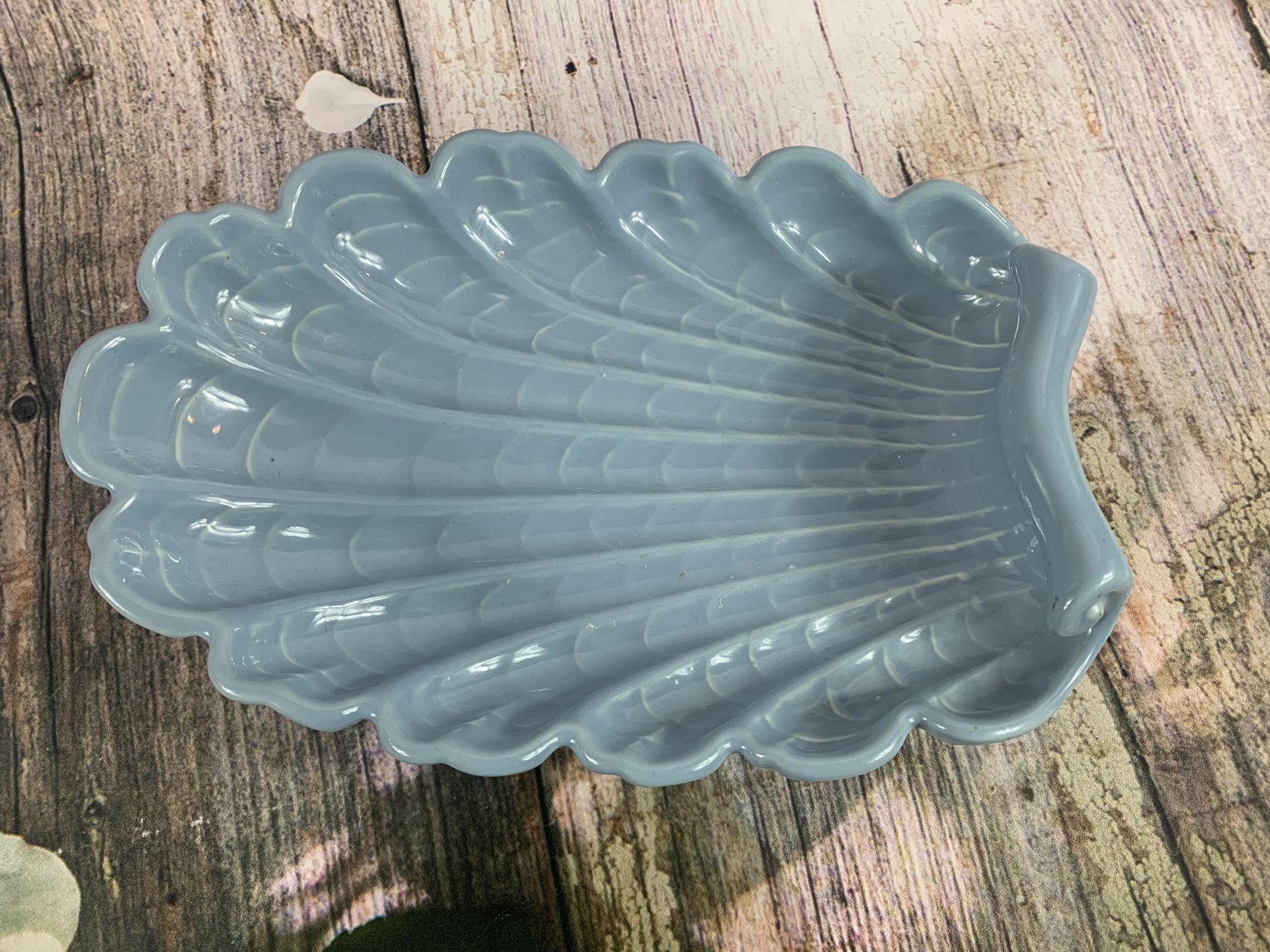VTG Abingdon Illinois Art Pottery Shell Shaped DishBlue Glaze