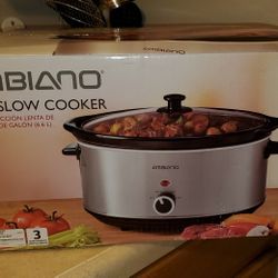 7QT. SLOW COOKER BRAND NEW NEVER USED