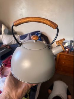 2.6 Qt Stainless Steel Whistling Tea Kettle