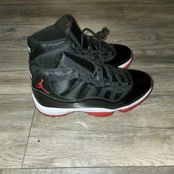 New Jordan 11 bred mids size 10.5