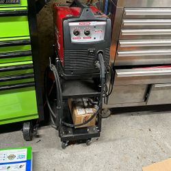 Lincoln MiG/gasless 110 V Welder With Conversion Kit And Cart