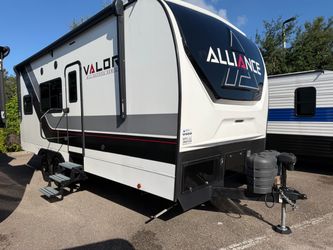 2025 valor 21T15 toy hauler 2025 valor 21T15 toy hauler