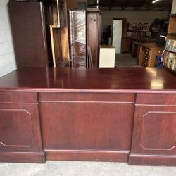 OFFICE/HOME DESK EXECUTIVE DESK 