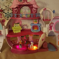 Unicorn castle with lights and music