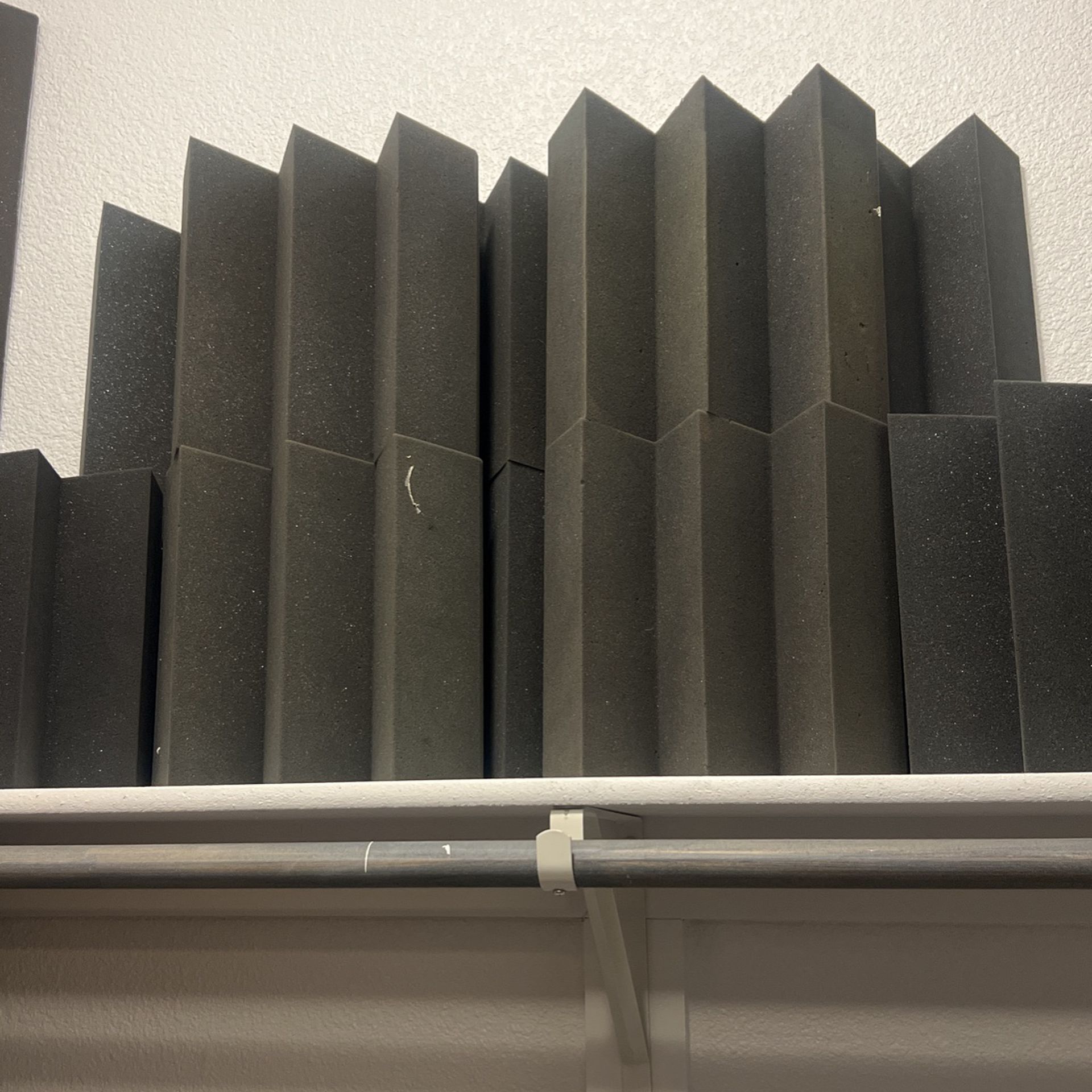 6 Bass Traps And 28 Sq Feet Of 4 Inch Acoustic Foam