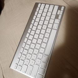 Apple  New Keyboard