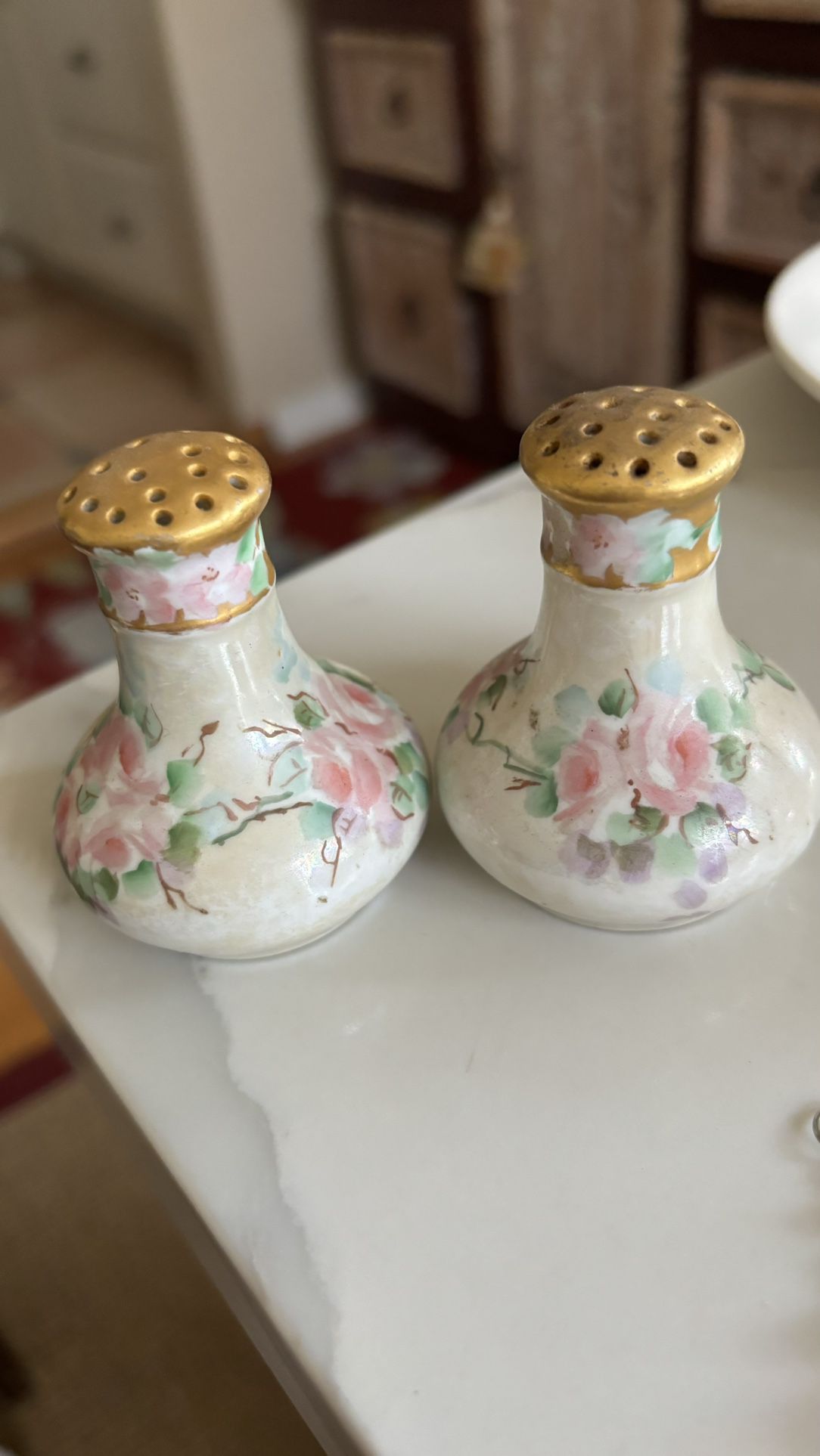 Porcelain Shakers 