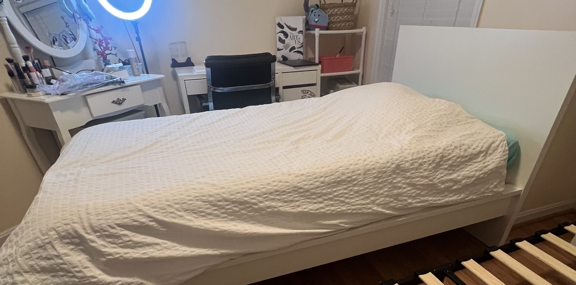 Twin Bed With Mattress Excellent Condition