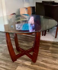 Sleek Round Glass Kitchen / Dining Table - Must Go! ($75)