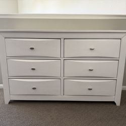 White 6-Drawer Dresser
