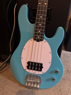 Sterling StingRay BASS guitar - like new - turquoise