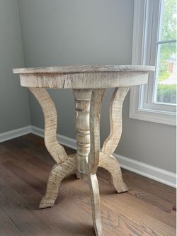 Solid Wood Round Accent Table | Natural Whitewashed Finish | 24” Diameter