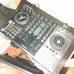 DJ Controller traktor s4