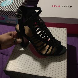 Delicious Heels Black Size 7