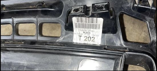 2013 Toyota tundra Grill Insert
